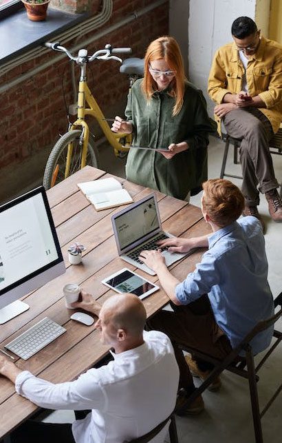 Grey Circles Communication